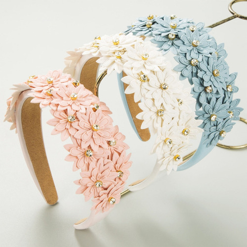 (w) Diadema Con Flores De Múltiples Capas Soft And Com