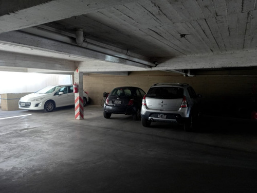 Cochera En Venta San Isidro