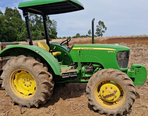 Trator John Deere 5055 E Ano 2017   