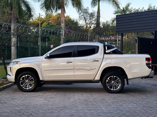Mitsubishi L200 2.4 Triton Sport Hpe S Cab. Dupla 4x4 Aut. 4p 6 marchas