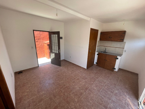 Imagen 3 de 12 de Alquiler Casa 1 Dormitorio - Solymar