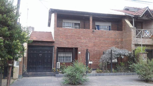 Chalet En Venta Condicionada En Castelar Sur