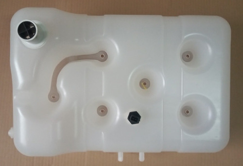 Deposito De Agua Para Mercedes 1417 Salida Inferior