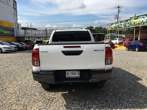 Imagen 7 de 11 de Toyota Hilux 2.7 Doble Cabina Mt 2021