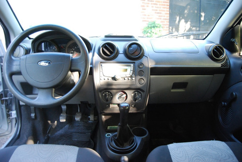 Ford Fiesta Max 1.6l 2010