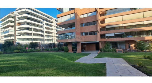 Imagen 23 de 30 de Duplex En Sector Privilegiado De Las Condes