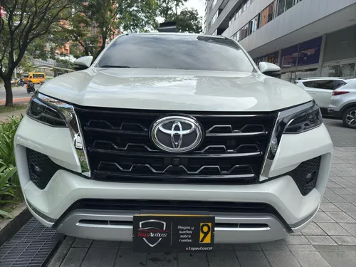 Toyota Fortuner Srv 2022 2.7cc 4x2 At