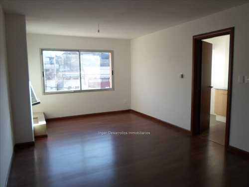 Venta Apartamento 2 Dormitorios 2 Baños, Garaje P/ 2 Autos!
