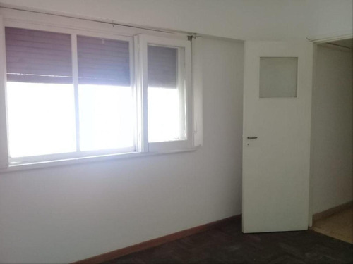 Casa De Dos Dormitorios En Alquiler