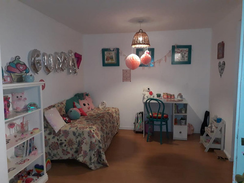 Casa En Venta - 3 Dormitorios 2 Baños - 200mts2 - Azul