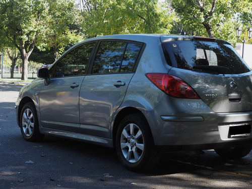 Nissan Tiida 1.8 Visia