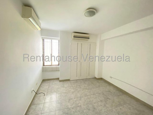 Amplio Y Cómodo Apartamento En Alquiler En Urbanización Miranda 25-13628 Gf