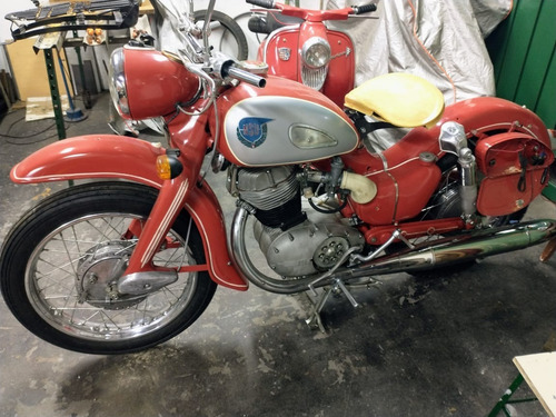 Imagen 1 de 2 de Motocicleta Nsu Supermax 250cc