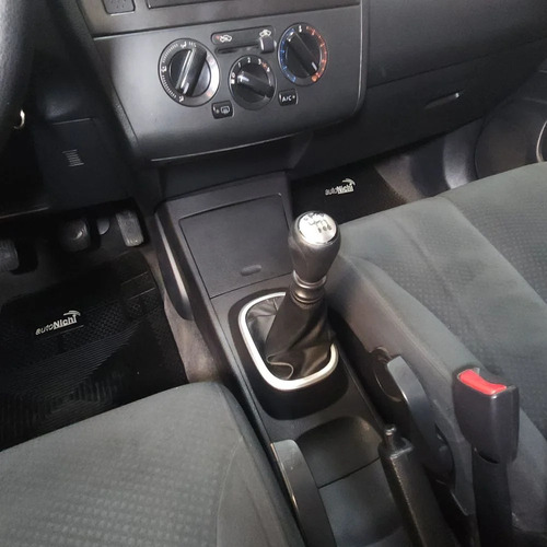 Nissan Tiida 1.8 Visia