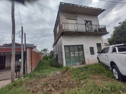 Vendo Casa 2 Pisos + 2 Locales