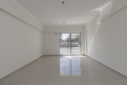 Imagen 2 de 10 de Departamento 3 Ambientes En Caseros