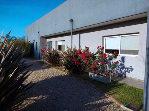 Casa En Venta - 4 Dormitorios 2 Baños 1 Toilette - 1600mts2- General Rodriguez