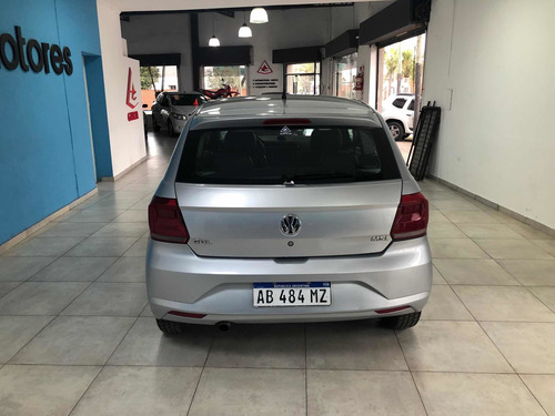 Imagen 5 de 9 de Volkswagen Gol Trend 1.6 Pack I 101cv 3p 2017