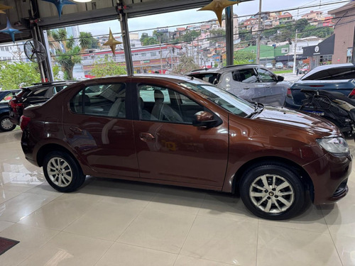 Renault Logan 1.0 8v