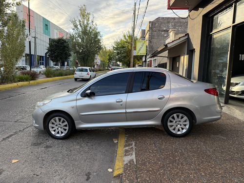 Peugeot 207 1.6 Sedan Feline 106cv