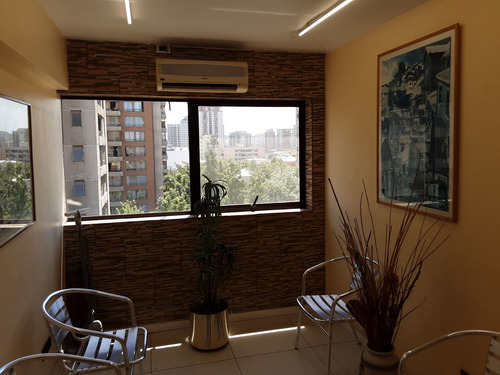 Se Vende 2 Oficinas/consulta Medica, Cdte Whiteside Con La M