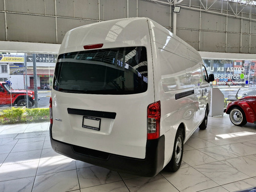 Nissan Urvan 4p Amplia L4/2.5 Man A/A P/Seg