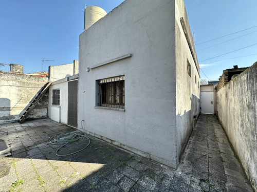 Casa De Tres Ambientes En Venta, Llavallol, Lomas De Zamora