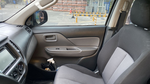 Imagen 15 de 17 de Mitsubishi L200 2.5