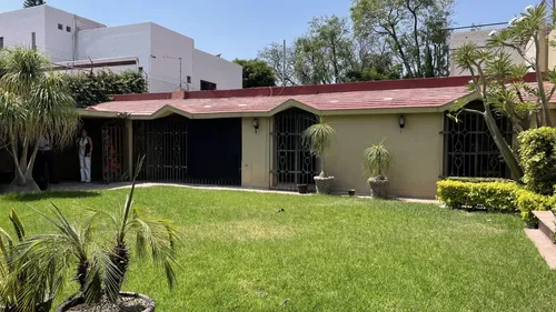 Casa De Una Planta En Renta En Álamos Primera Sección, En Condominio