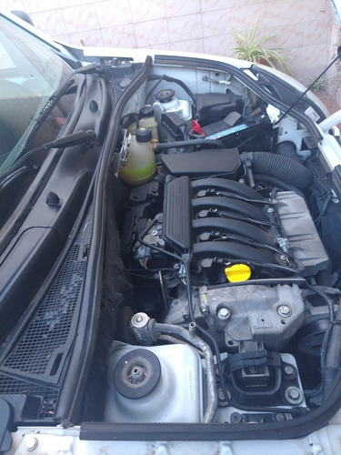 Imagen 10 de 14 de Renault Kangoo 1.6 2 Furgon Confort Aa Da Svt 1plc 2013