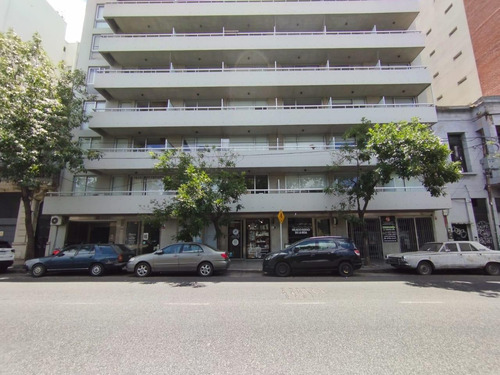 Excelente Local Sobre Avenida Córdoba · 134 M2 (7x19)