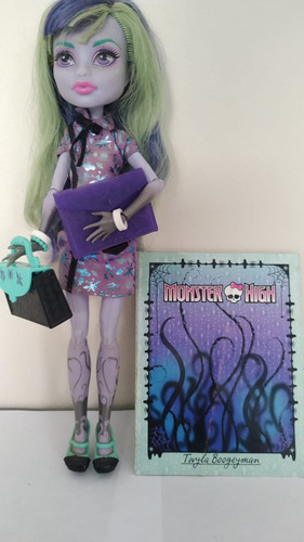 Boneca Monster High Twyla Boogeyman Com Acessórios