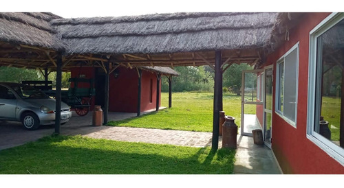 Imagen 4 de 17 de Casa 3 Amb Con Salon De Eventos Pileta