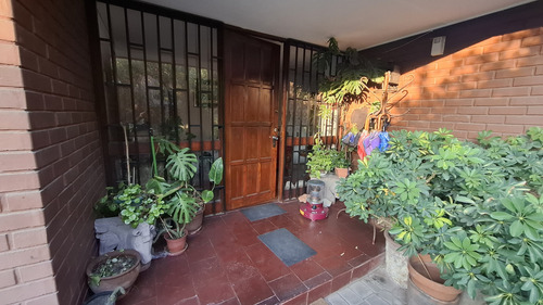 Amplia Casa Vitacura 5 Dormitorios 3 Baños Con Piscina