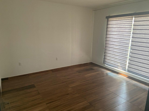 Casa En Venta Con 5 Recámaras Con Baño, En Sierra Nogal