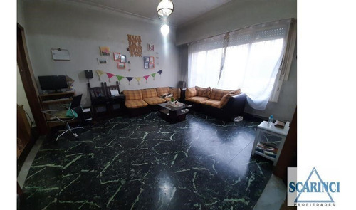 Padre Silberman Al 1300 - S. Lugares.- Casa Ideal Para 2 Familias.