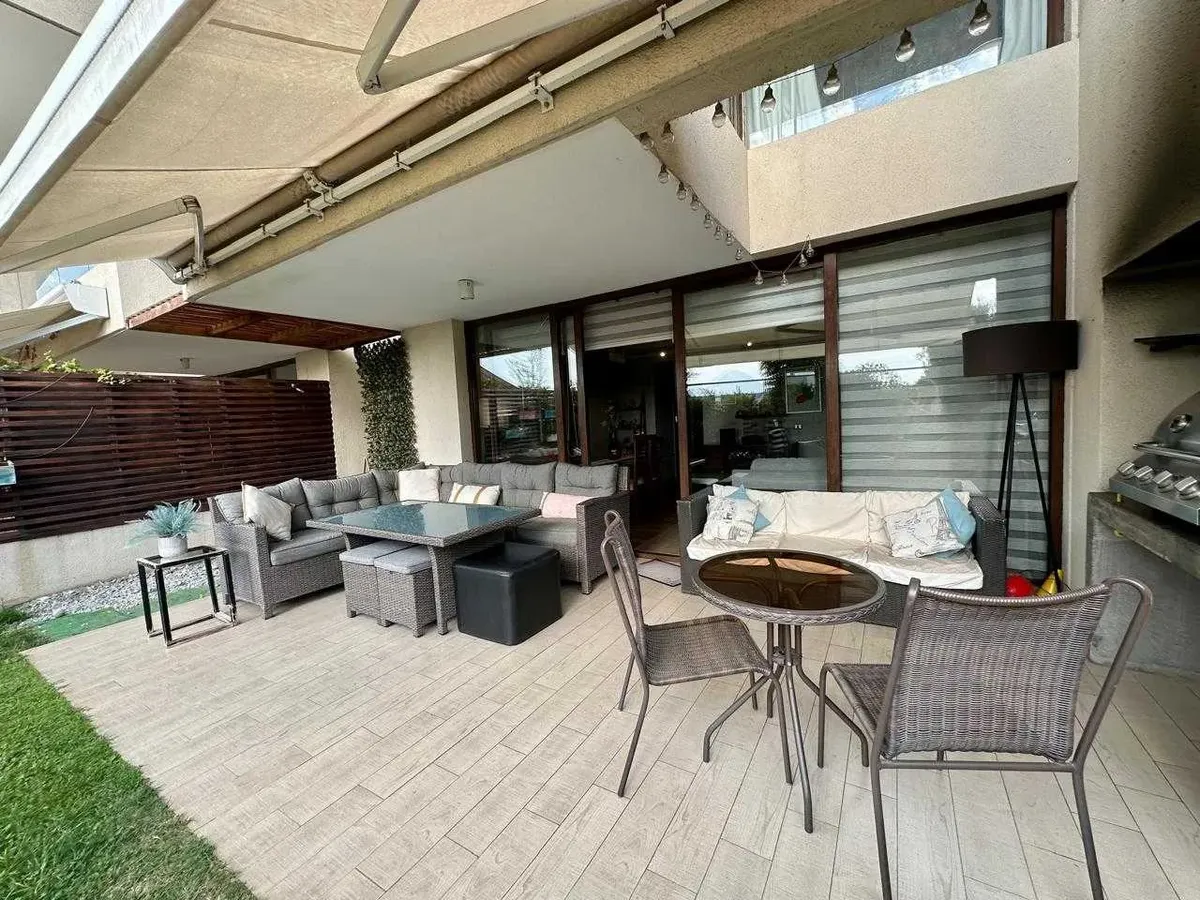 Imagen 3 de 25 de Amplio Depto Con Jardin, Av Bulnes Correa (94113)
