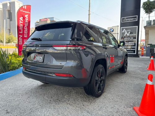 Jeep Grand Cherokee ALTITUDE V6 4X2