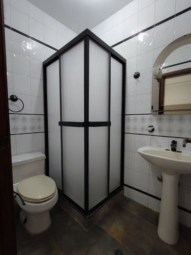 Imagen 11 de 15 de Apartamento En Terrazas Del Paraíso Urb. El Bosque Valencia, Carlos Tona , 04129305244, Ata-bg01