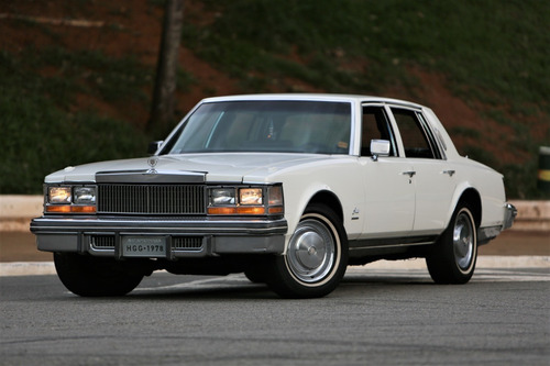 Cadillac Seville 4 Portas V8