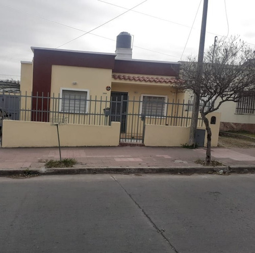 Imagen 1 de 12 de Vendo Casa En B San Vicente, Exc. Ubicación, Recibo Vehiculo