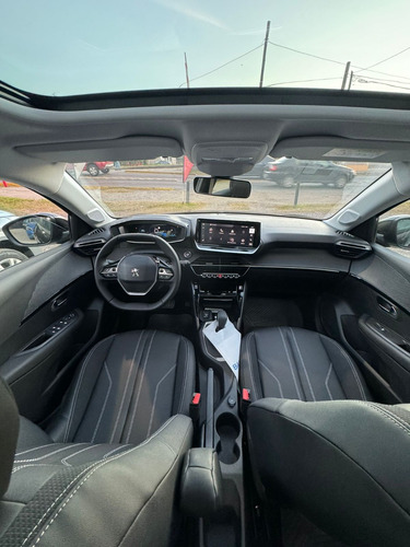 Peugeot 208 Feline A/T