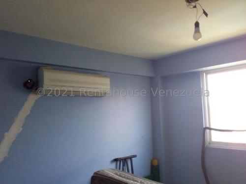 Imagen 8 de 30 de Apartamento En Venta En Residencias Metropolitano Javier Oeste De Barquisimeto Lara, Conjunto Privado, Posee Piscina, Cancha Deportiva, Camineras, Teléfono Numero De Contacto: (0.4.2.4.5.9.3.7.5.4.2)/