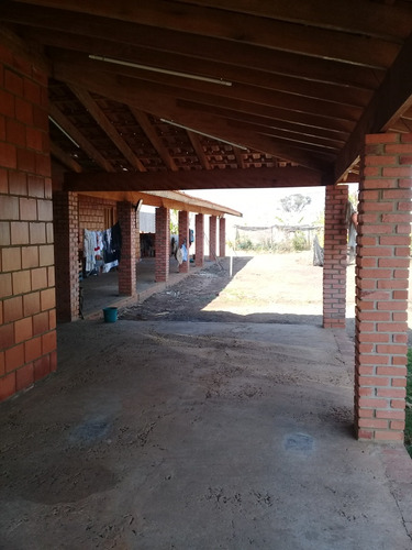 Casa Chácara 2 Dormitórios (1 Suite)