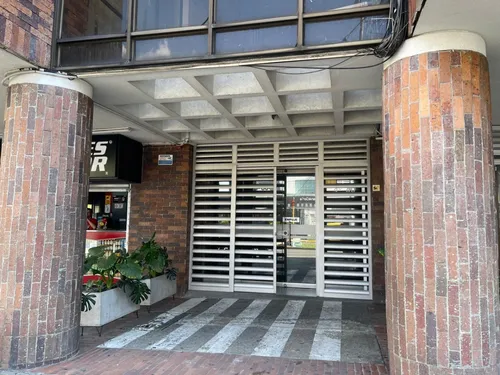 Consultorio Edificio San Fernando, Tercer Piso, Al Lado De Estacion De Mio Estadio Y Estadio Pascual Guerrero, Superinter Con Via Directa A La Calle 5ta O Parque Del Perro.