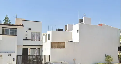 Casa En Venta, Recuperación Bancaria, Col. Santuarios Del Cerrito, Correguidora, Queretaro. Laab2