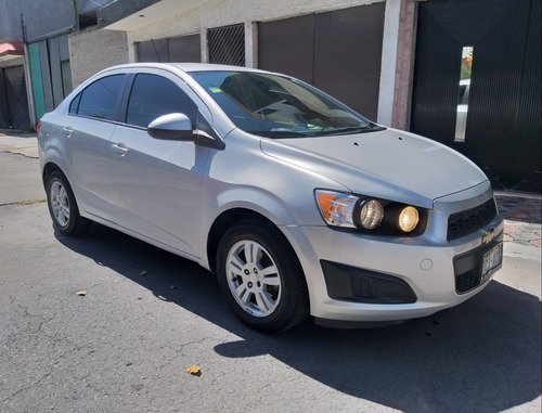 Imagen 2 de 15 de Chevrolet Sonic 2015 1.6 Lt L4 Man At