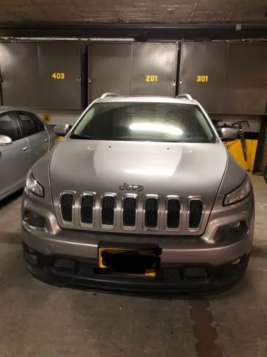 Jeep Cherokee 3.2 Longitude Plus