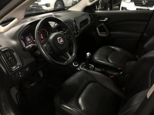 Imagen 11 de 15 de Fiat Toro Freedom 4x4 2017 Negra