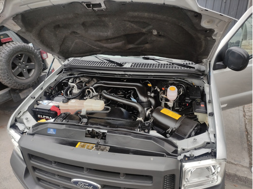 Ford F-100 3.9 Cab. Simple Xl Plus Mp3+4x2